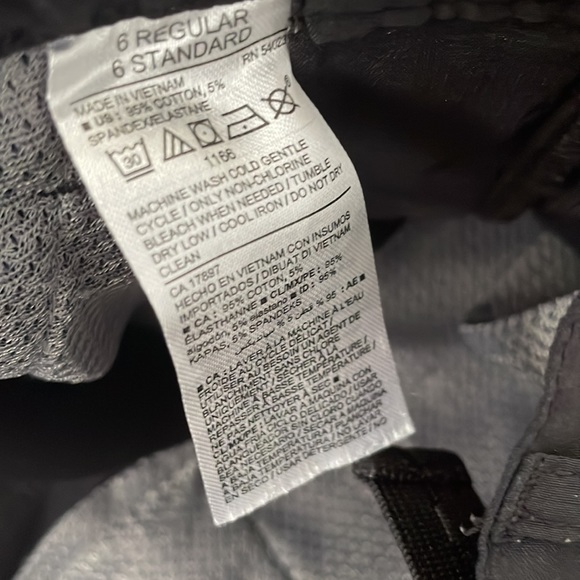 Black shorts - Picture 3 of 6